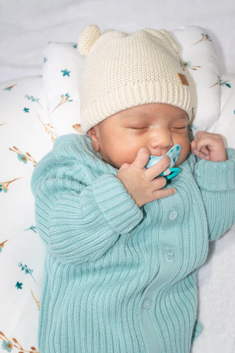 Newborn and baby photography by AKGraphics