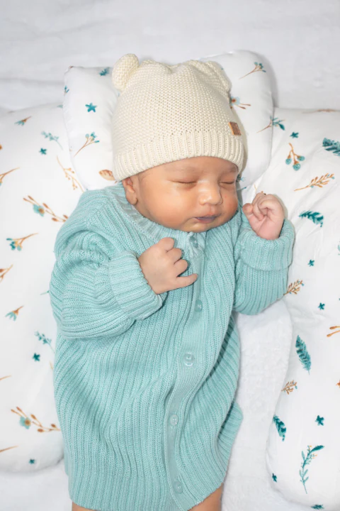 Newborn and baby photography by AKGraphics